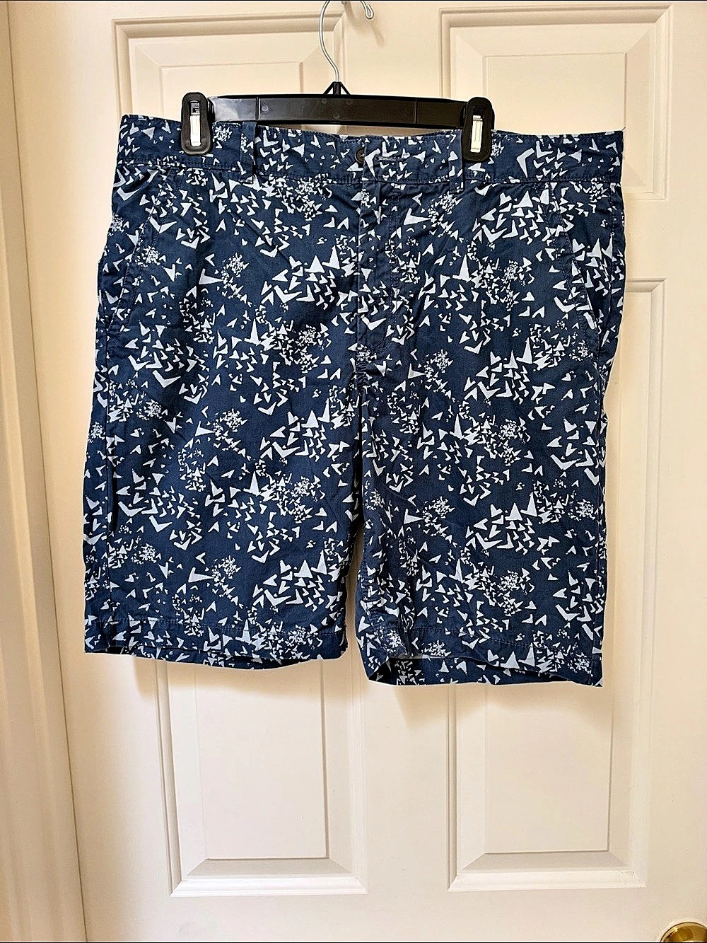 Penguin Men's Abstract Cotton Shorts in Blue & White Size 36